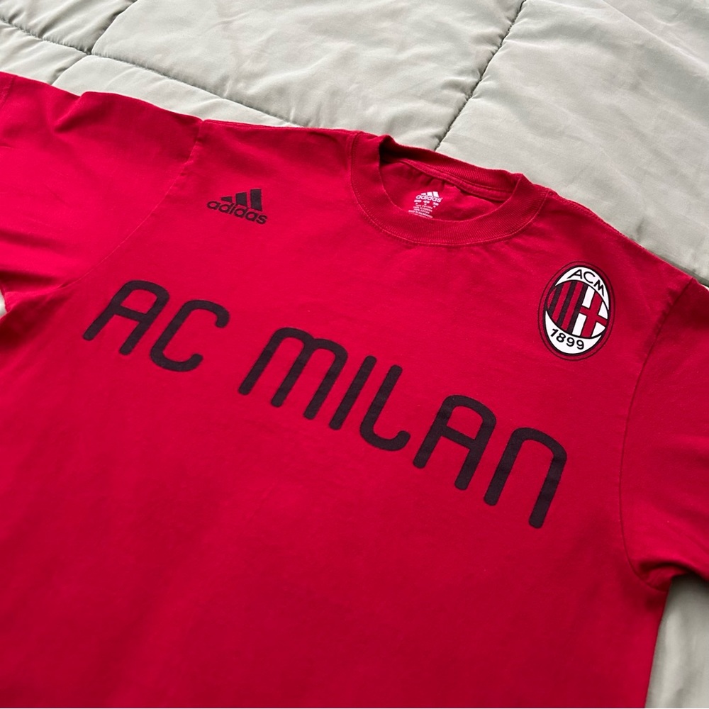 Licensed AC Milan T-Shirt - Medium